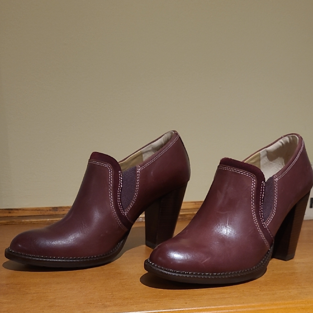 Hush Puppies Burgundy Heeled Shootie